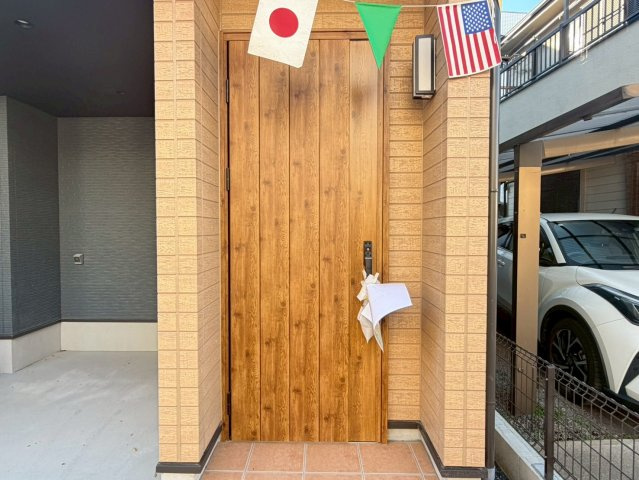 川口市三ツ和3丁目　新築一戸建て　1号棟の玄関|毎日通る玄関はこちらです