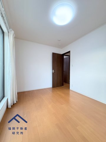 南区柳河内１丁目　戸建ての洋室