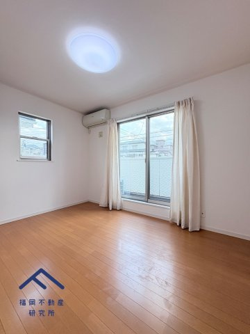 南区柳河内１丁目　戸建ての洋室