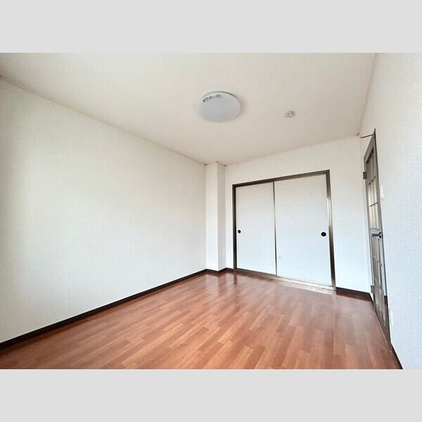 パレス和坂の居間・リビング