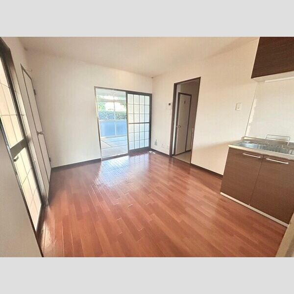 パレス和坂の居間・リビング