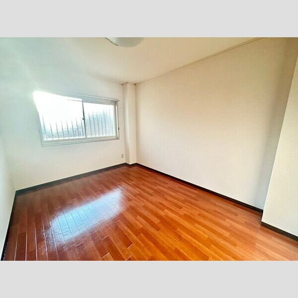 パレス和坂の居間・リビング