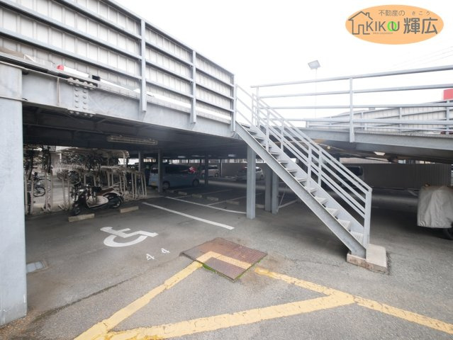 【駐車場】 | ベル・アーバニティ加古川Ⅱ　1階