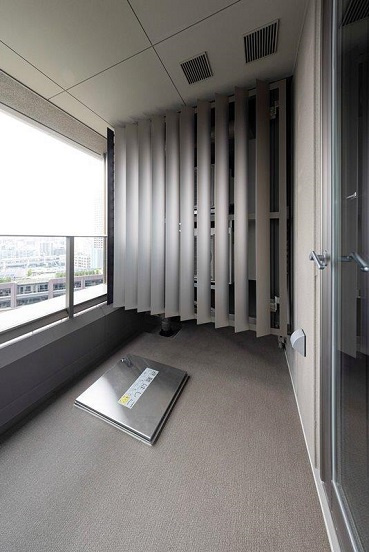 港区三田１丁目の賃貸マンションのバルコニー