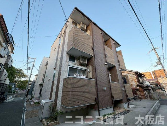 大阪市住吉区長居西２丁目のアパートの外観