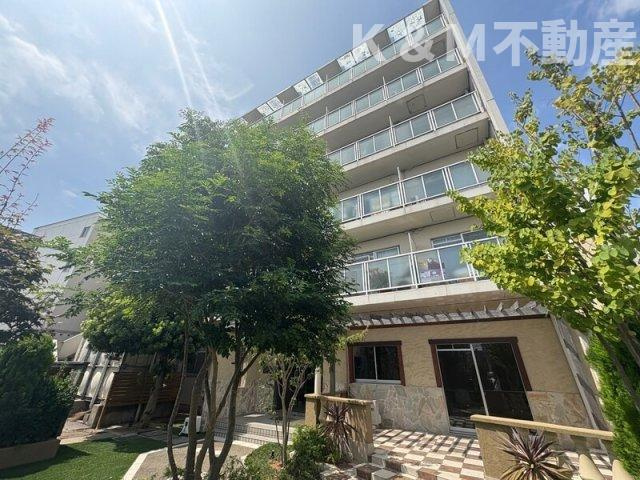 クレセントコート柏 Aの外観|おしゃれな外観です