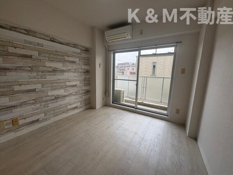 クレセントコート柏 Aの居間・リビング|こちらの居間で趣味の時間をお楽しみください