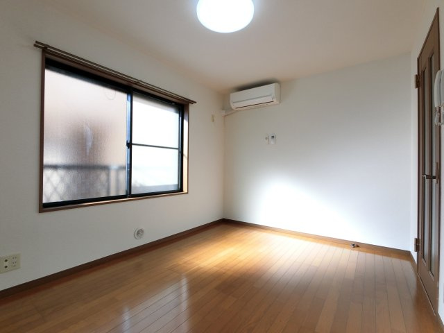 ブリリアント・アイの設備