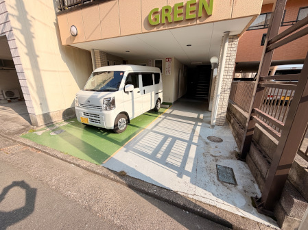 GREENの駐車場