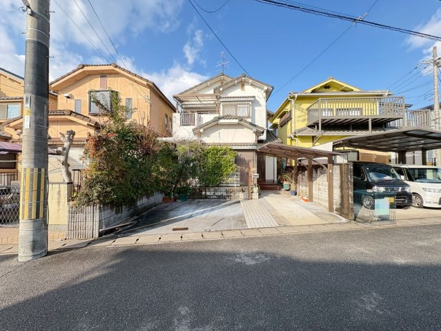 敷地約３７坪の整形地☆間口広々７.８ｍ☆閑静な住宅地☆駐車２台可能☆宇治市木幡南山