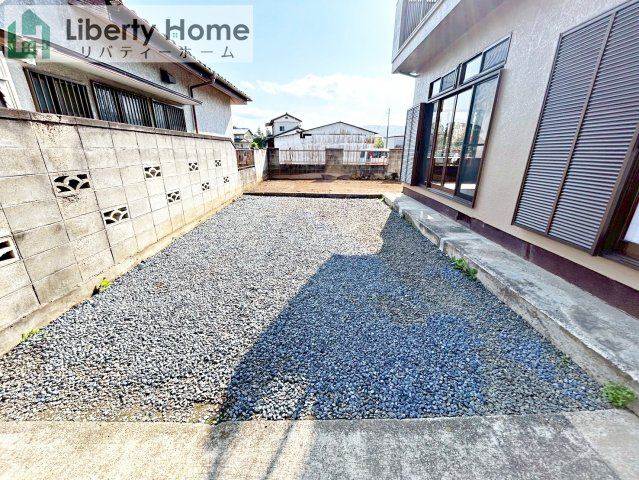 笠間市下郷　中古戸建の駐車場