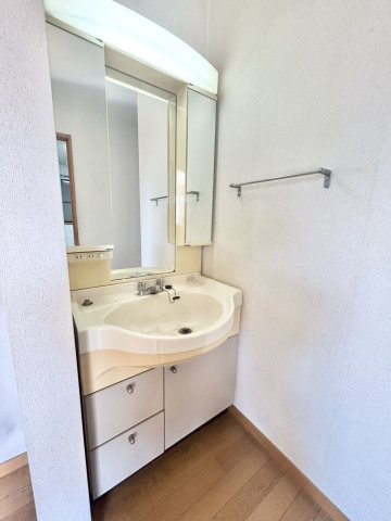 石岡市府中　住友林業施工住宅　の独立洗面台|洗面化粧台