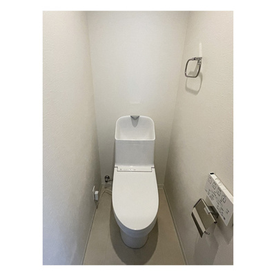 【トイレ】 | Lilac Roller新井薬師 | 温水洗浄便座。