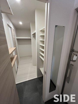 【玄関】 | スペチアーレ中宮 