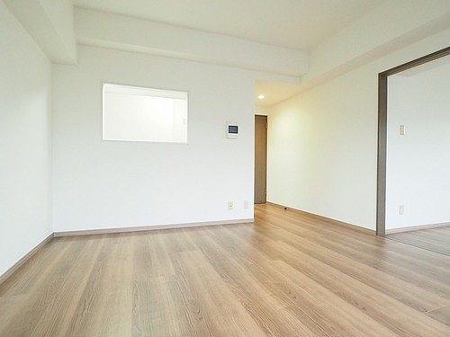 ライオンズマンション洗足池第２の居間・リビング|2025年9月フローリング新規交換済み