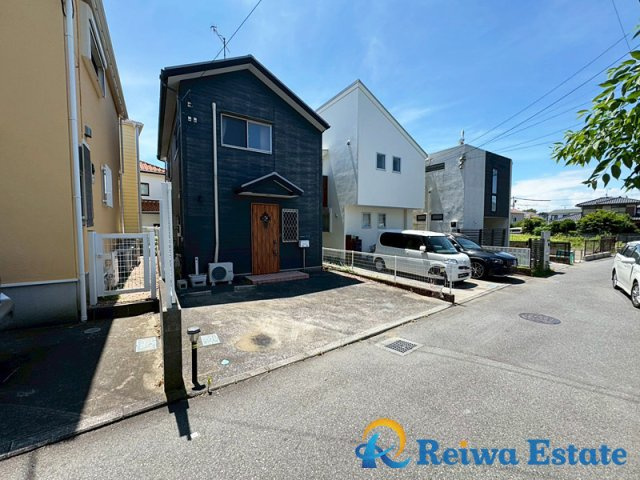 中古戸建　藤沢市辻堂4丁目の前面道路含む現地写真