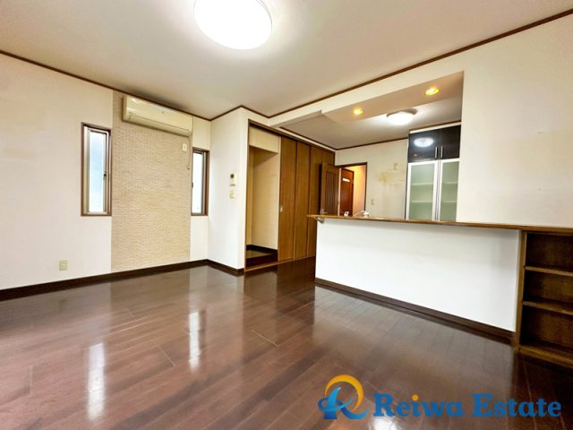 中古戸建　藤沢市辻堂4丁目の居間・リビング