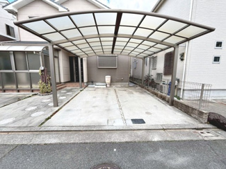 【駐車場】 | 北野田　中古戸建 | 前面道路と段差も少なく車の出し入れもスムーズです♪