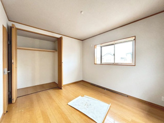 【洋室】 | 北野田　中古戸建 | 出窓のある洋室は空間を広く見せてくれますね♪