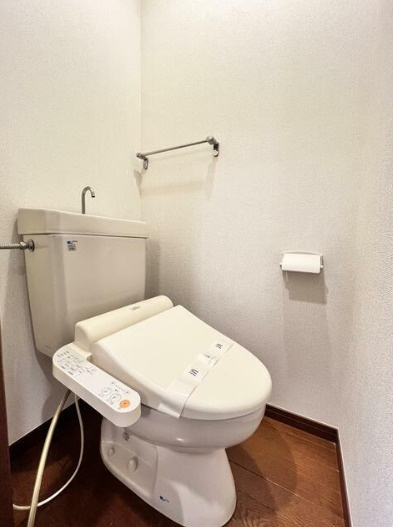 エコーバレー　バストイレ別　宅配BOX　オートロックのトイレ