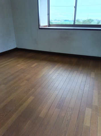 小山市南小林の洋室