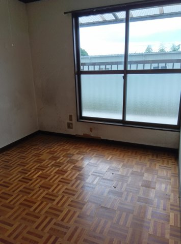小山市南小林の洋室