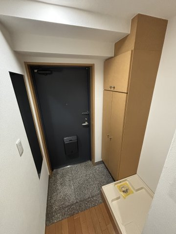 プライムアーバン行徳Ⅲの玄関