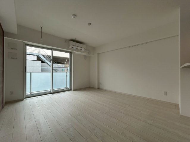船橋市印内町の賃貸マンションの居間・リビング