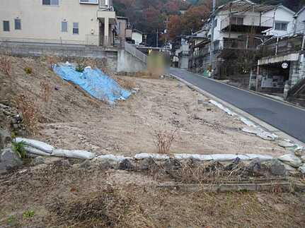 広島市東区上温品４丁目の前面道路含む現地写真