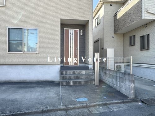 【玄関】 | 【仲介手数料０円】藤沢市石川5丁目　中古一戸建て | 藤沢市石川5丁目　中古一戸建て