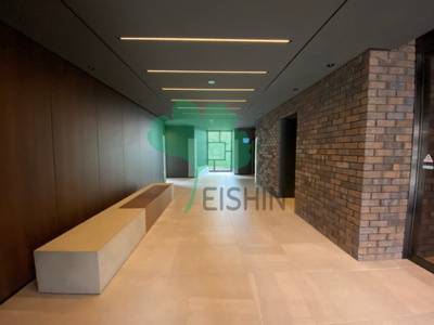 【エントランス】 | LANDIC Y138(ランディックY138) | 間接照明などを施したオシャレで高級感のあるエントランスです！