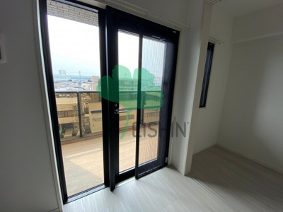  | LANDIC Y138(ランディックY138) | バルコニーの扉にはアコーディオンタイプの網戸が付いています！