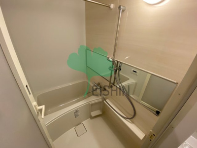 【浴室】 | LANDIC Y138(ランディックY138) | 追炊機能に浴室乾燥機、ワイドな鏡付きのお風呂です！