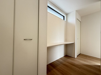 【居間・リビング】 | うるま市与那城屋慶名2期（全6棟）1・3号棟 | 3号棟　LDK19.5帖♪カウンター＆リビング収納付き♪