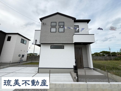 【外観】 | うるま市与那城屋慶名2期（全6棟）1・3号棟 | 3号棟　並列駐車2台可♪