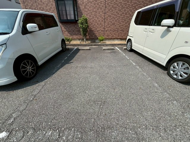 プランドールの駐車場