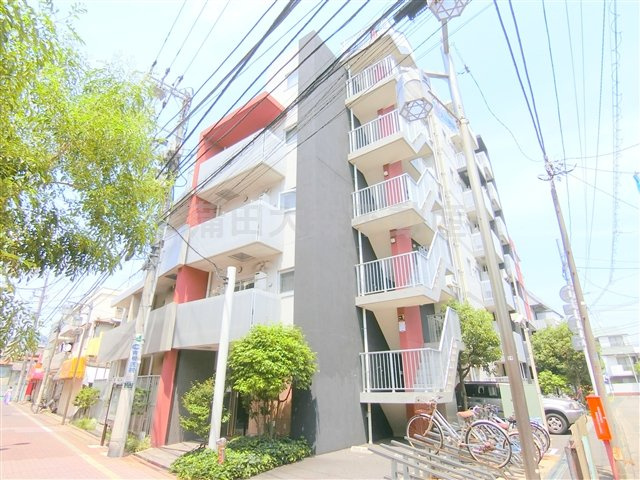 シャルムグラン大森の外観|2007年10月築　RC鉄筋コンクリート造地上地上7階建て総戸数35戸の分譲賃貸マンション
東京都大田区大森北3丁目　JR京浜東北線大森駅徒歩12分、京浜急行本線平和島駅徒歩7分