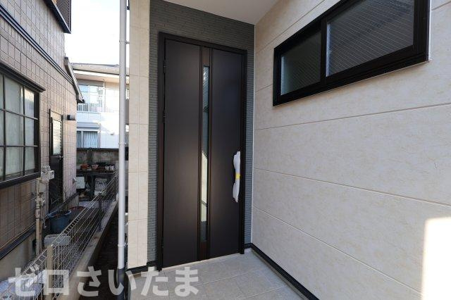 《仲介手数料無料》練馬区大泉学園町１丁目5-5新築一戸建てKEIAI GRACEの玄関