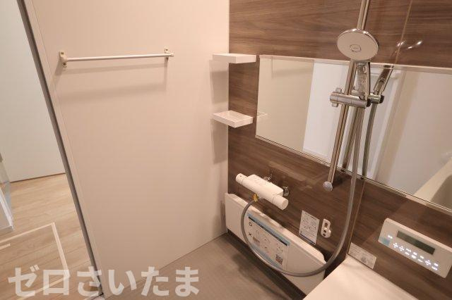 《仲介手数料無料》練馬区大泉学園町１丁目5-5新築一戸建てKEIAI GRACEの浴室