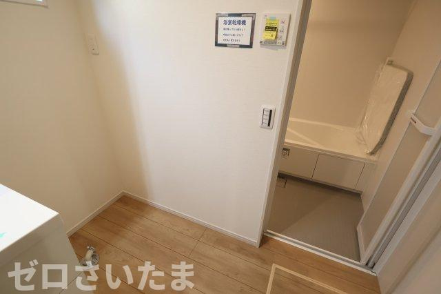 《仲介手数料無料》練馬区大泉学園町１丁目5-5新築一戸建てKEIAI GRACEのランドリースペース