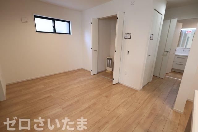 《仲介手数料無料》練馬区大泉学園町１丁目5-5新築一戸建てKEIAI GRACEの居間・リビング