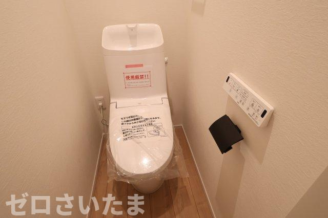 《仲介手数料無料》練馬区大泉学園町１丁目5-5新築一戸建てKEIAI GRACEのトイレ