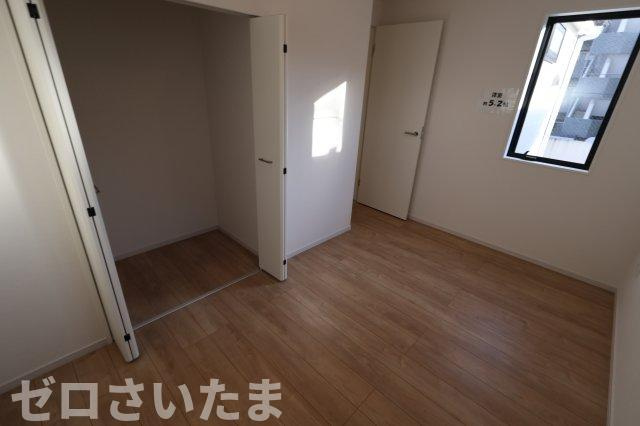 《仲介手数料無料》練馬区大泉学園町１丁目5-5新築一戸建てKEIAI GRACEの洋室