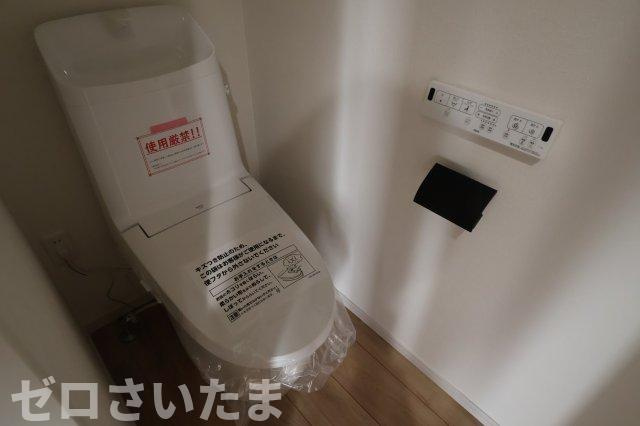 《仲介手数料無料》練馬区大泉学園町１丁目5-5新築一戸建てKEIAI GRACEのトイレ