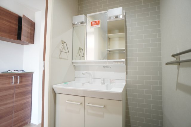 メゾンソワニエＢの洗面所