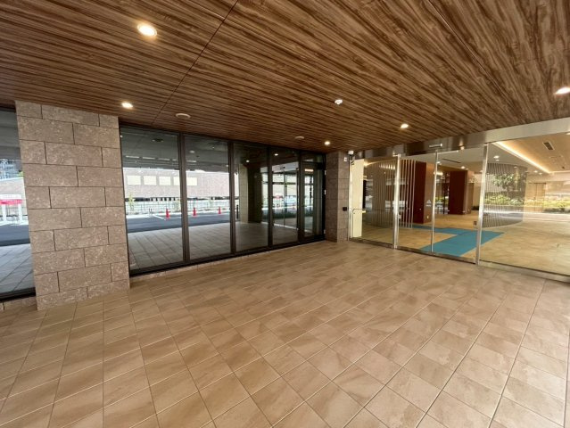 船橋市印内町の賃貸マンションのエントランス