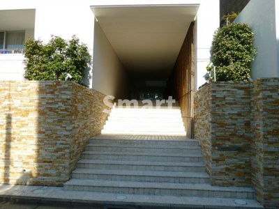 【エントランス】 | ヤサビアン