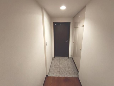 【玄関】 | アールヴェール山手根岸森林公園