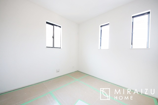 【周辺】 | 居心地の良さそうなリラックスできる空間。独立性のある建物ですので、ご自分の時間を大切にしたご家族様にぴったりです！
