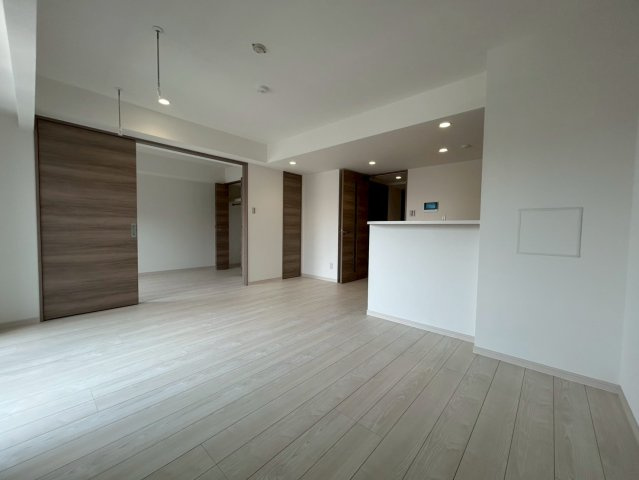 船橋市印内町の賃貸マンションの居間・リビング|写真は別号室です